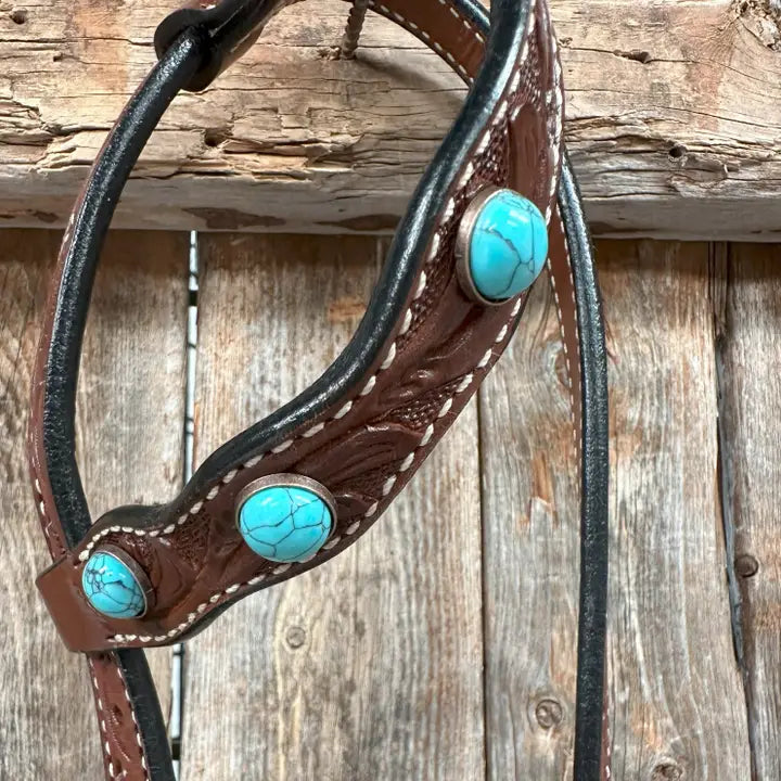 Medium Oil Floral Rosettes and Turquoise One Ear/ Breastcollar Tack Set